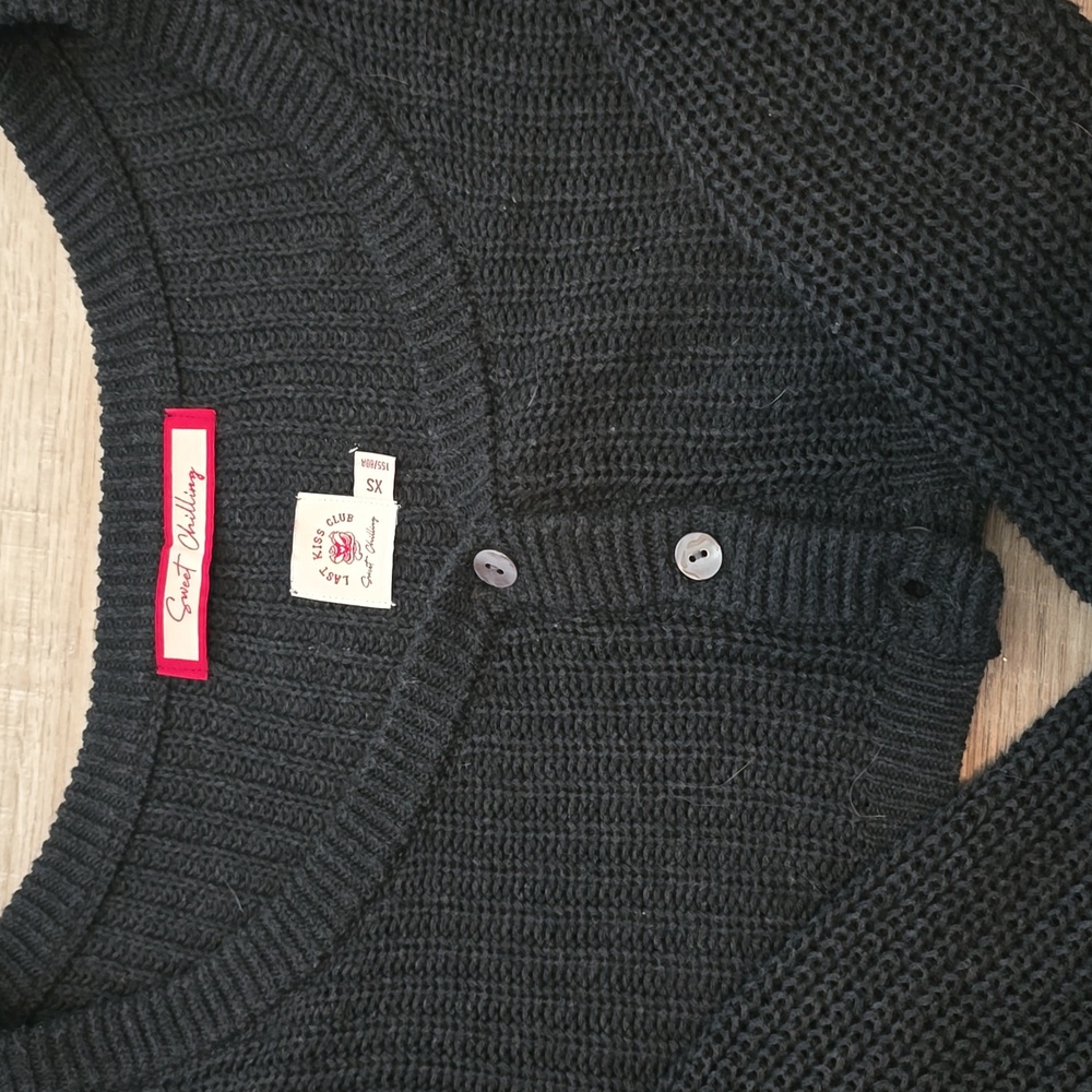 Sweet Chilling Black Crop Sweater - Picture 2 of 3